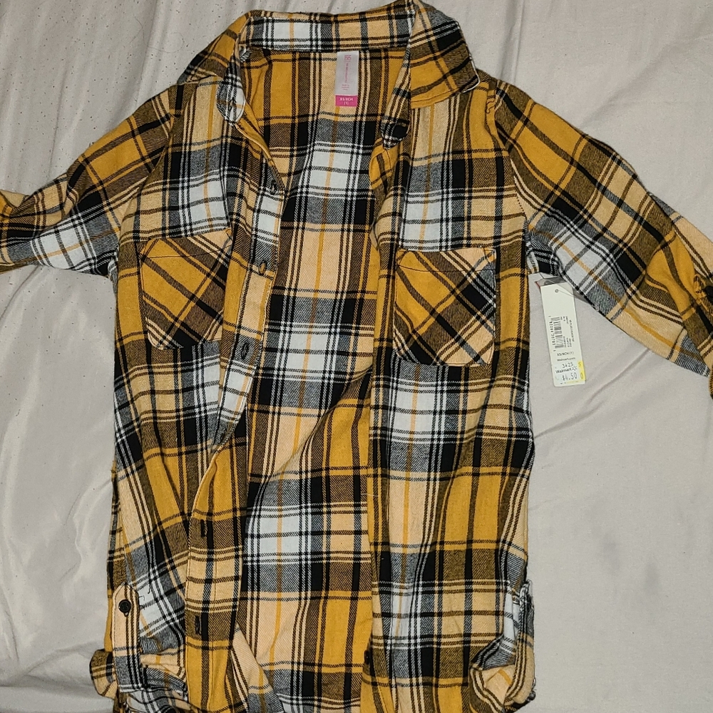 Unused yellow/black/white stripped shirtish
